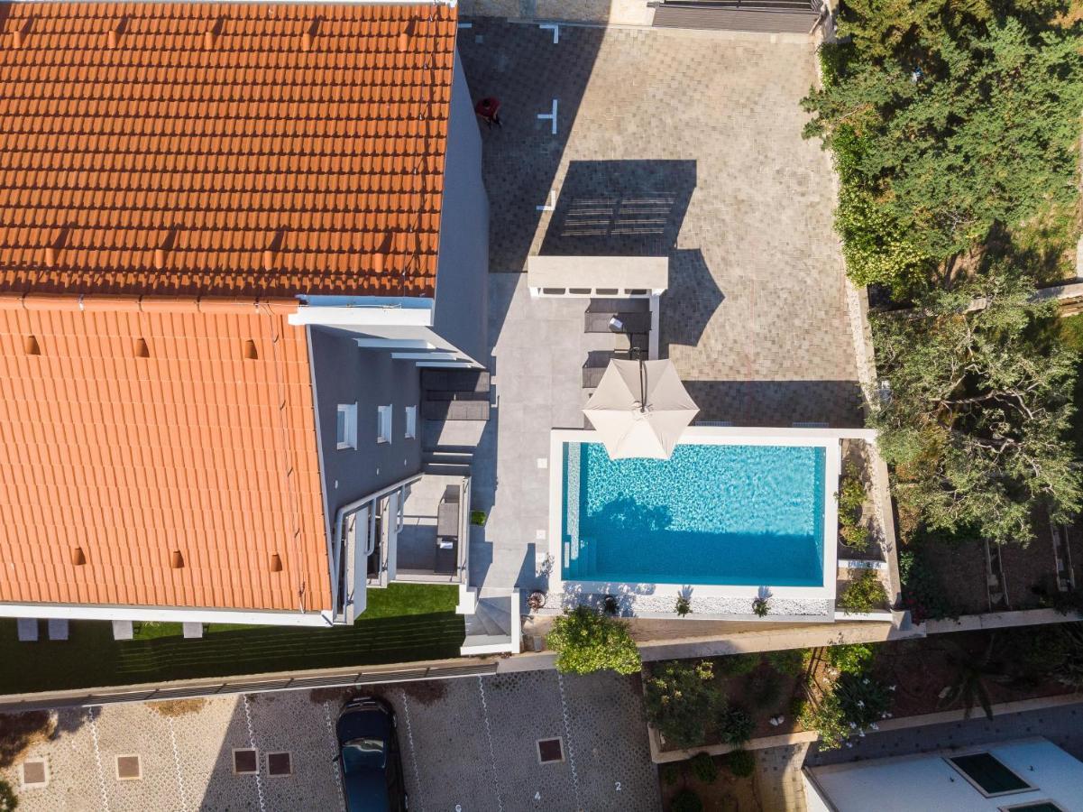 Summer Breeze Pool *