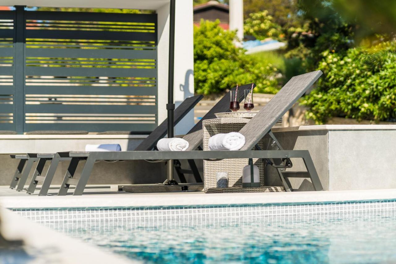Summer Breeze Pool