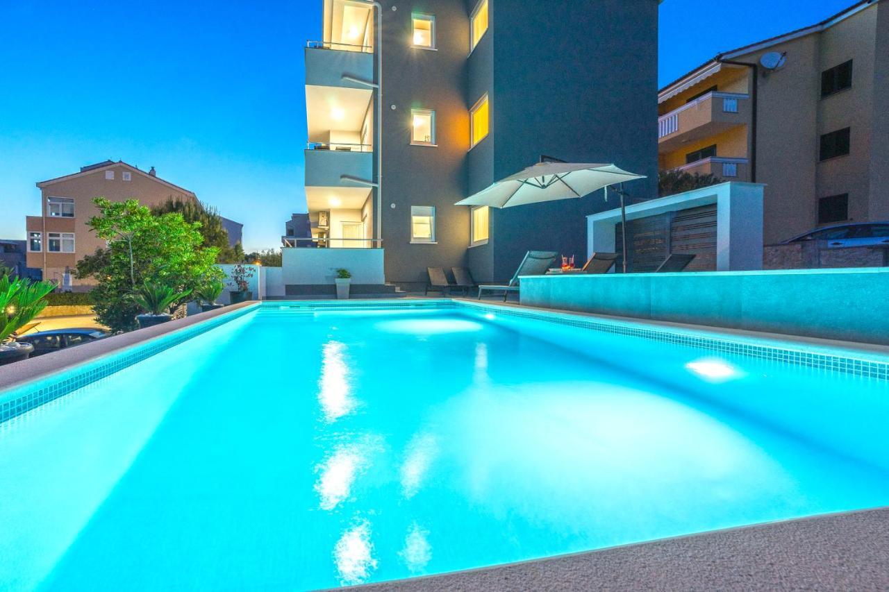 Summer Breeze Pool *