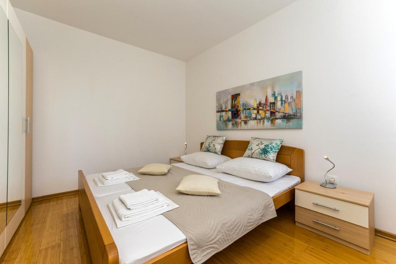 Summer Breeze Pool Apartment